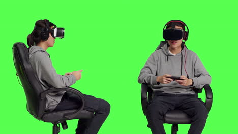Person-Spielt-Videospiele-Mit-VR-Brille